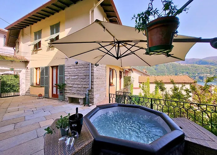 Casa Gelsomino, Laglio, بيت للعطل