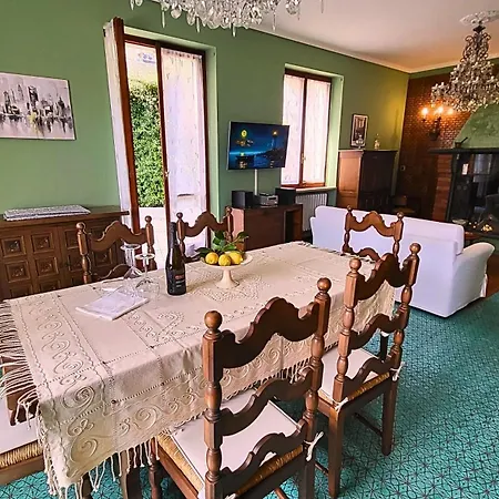 Casa Gelsomino, Laglio, Dom wakacyjny