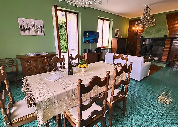 Casa Gelsomino, Laglio, Dom wakacyjny