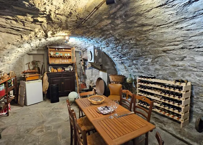 Casa Gelsomino, Laglio, *